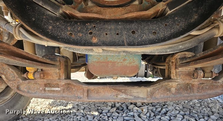 image for item DP6416 2007 International 7500 truck cab and chassis