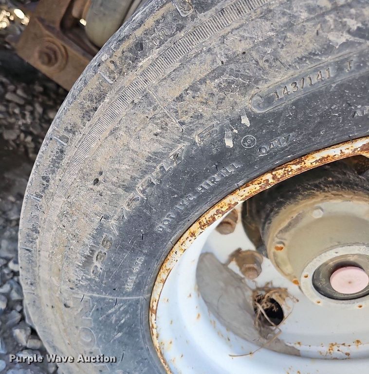 image for item DP6416 2007 International 7500 truck cab and chassis