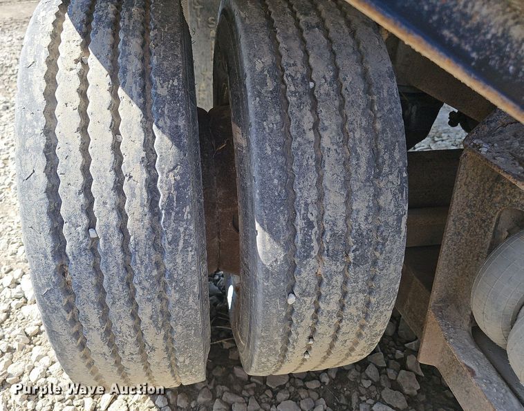 image for item DP6416 2007 International 7500 truck cab and chassis