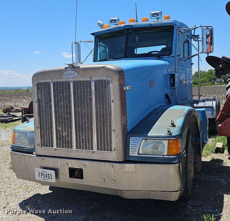 image for item DP6421 1996 Peterbilt 377 semi truck