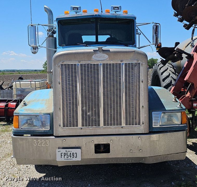 image for item DP6421 1996 Peterbilt 377 semi truck