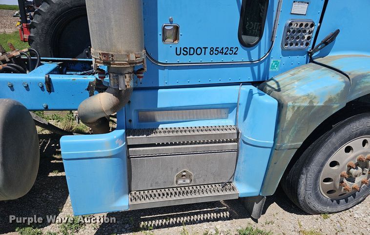 image for item DP6421 1996 Peterbilt 377 semi truck