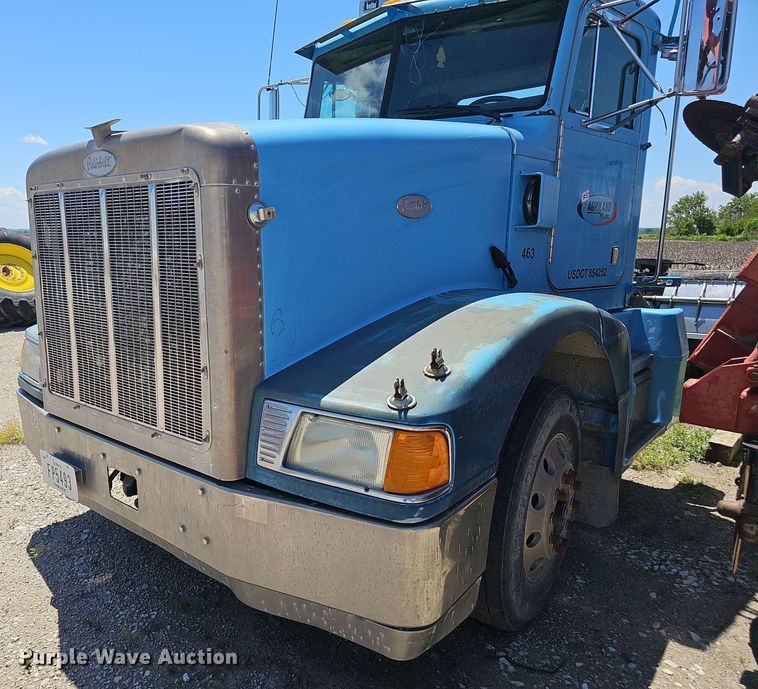 image for item DP6421 1996 Peterbilt 377 semi truck