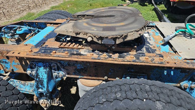 image for item DP6421 1996 Peterbilt 377 semi truck