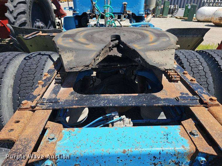 image for item DP6421 1996 Peterbilt 377 semi truck