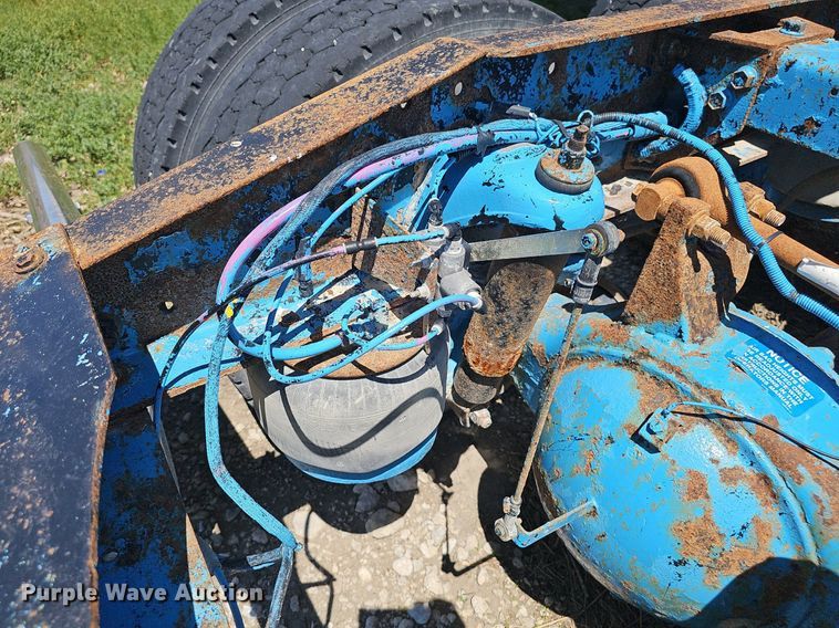 image for item DP6421 1996 Peterbilt 377 semi truck