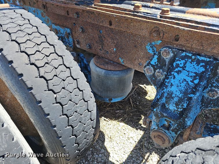 image for item DP6421 1996 Peterbilt 377 semi truck