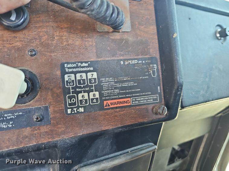 image for item DP6421 1996 Peterbilt 377 semi truck