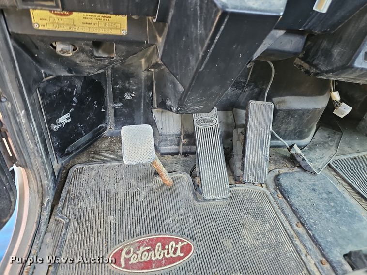 image for item DP6421 1996 Peterbilt 377 semi truck