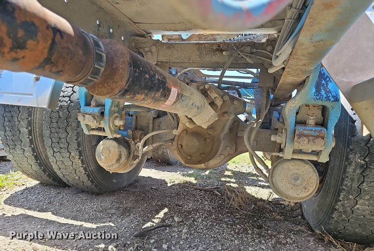 image for item DP6421 1996 Peterbilt 377 semi truck