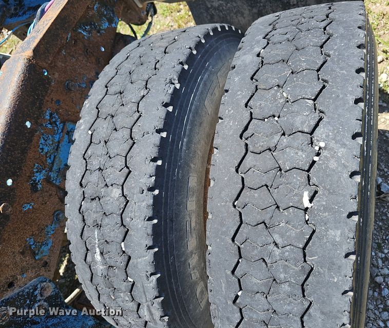 image for item DP6421 1996 Peterbilt 377 semi truck