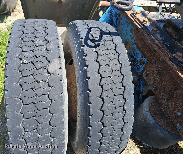 image for item DP6421 1996 Peterbilt 377 semi truck