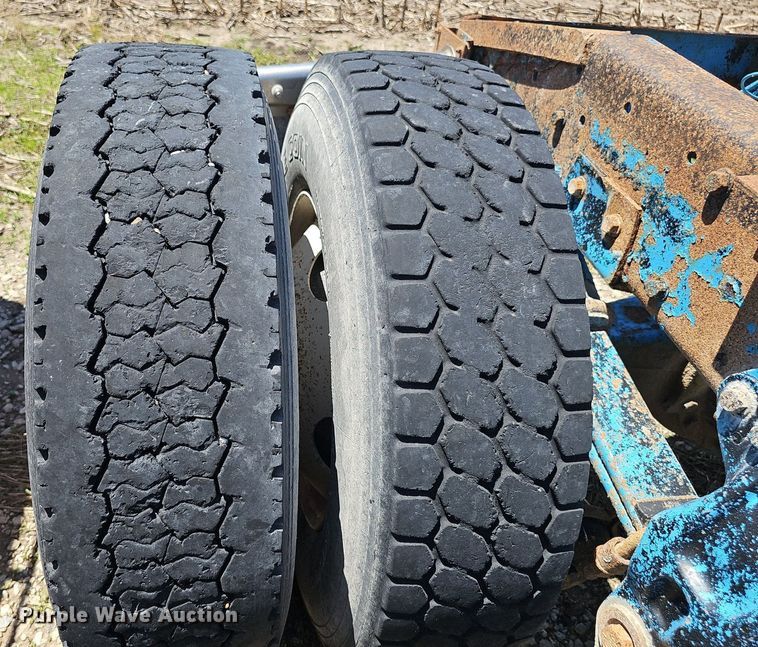 image for item DP6421 1996 Peterbilt 377 semi truck