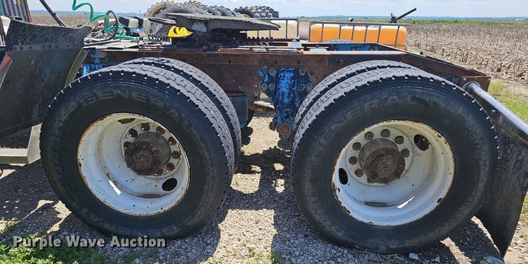 image for item DP6421 1996 Peterbilt 377 semi truck