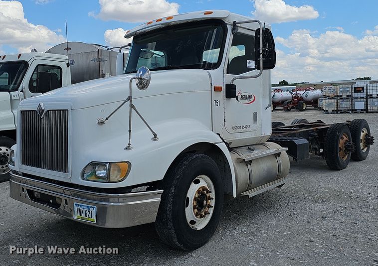 image for item DP6423 2007 International 9400i truck cab and chassis