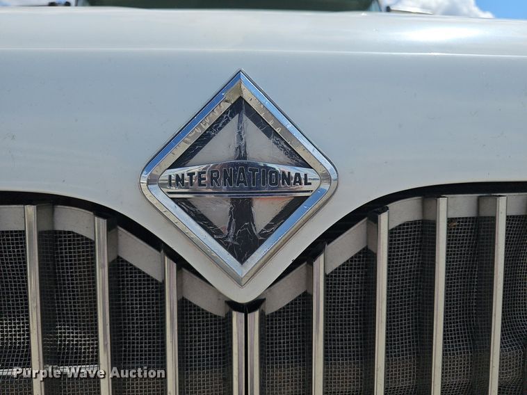 image for item DP6423 2007 International 9400i truck cab and chassis