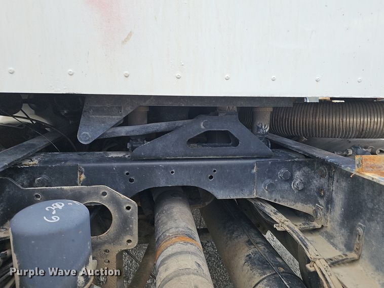 image for item DP6423 2007 International 9400i truck cab and chassis