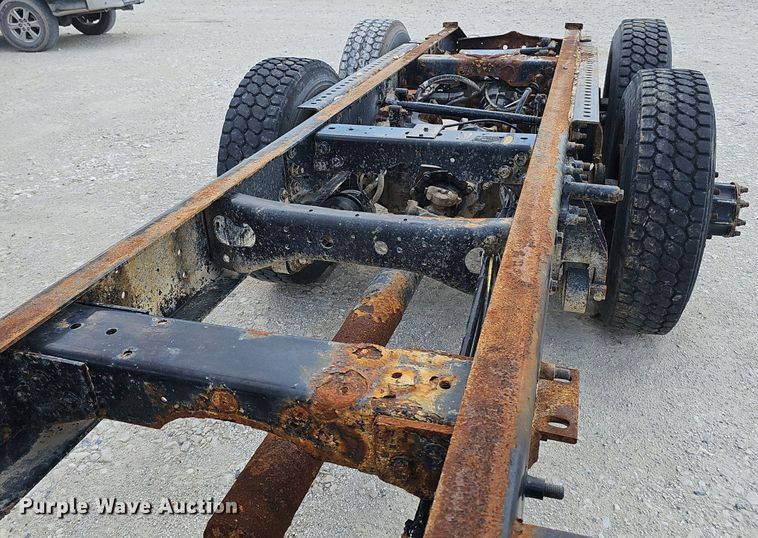 image for item DP6423 2007 International 9400i truck cab and chassis