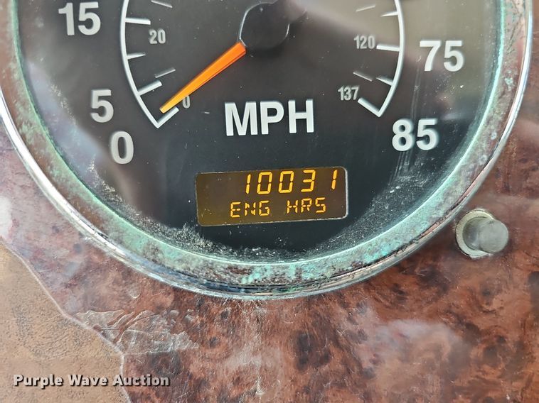 image for item DP6423 2007 International 9400i truck cab and chassis