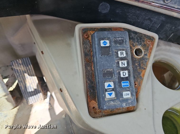 image for item DP6423 2007 International 9400i truck cab and chassis