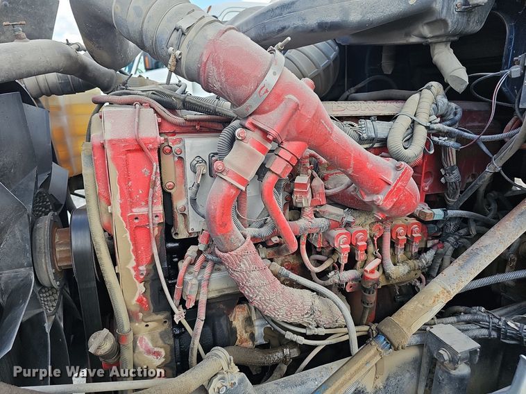 image for item DP6423 2007 International 9400i truck cab and chassis