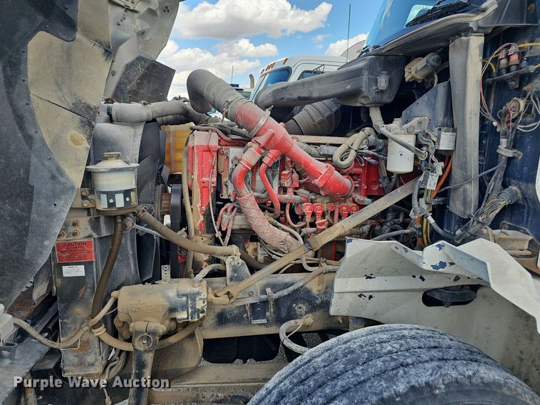 image for item DP6423 2007 International 9400i truck cab and chassis