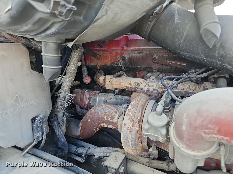 image for item DP6423 2007 International 9400i truck cab and chassis