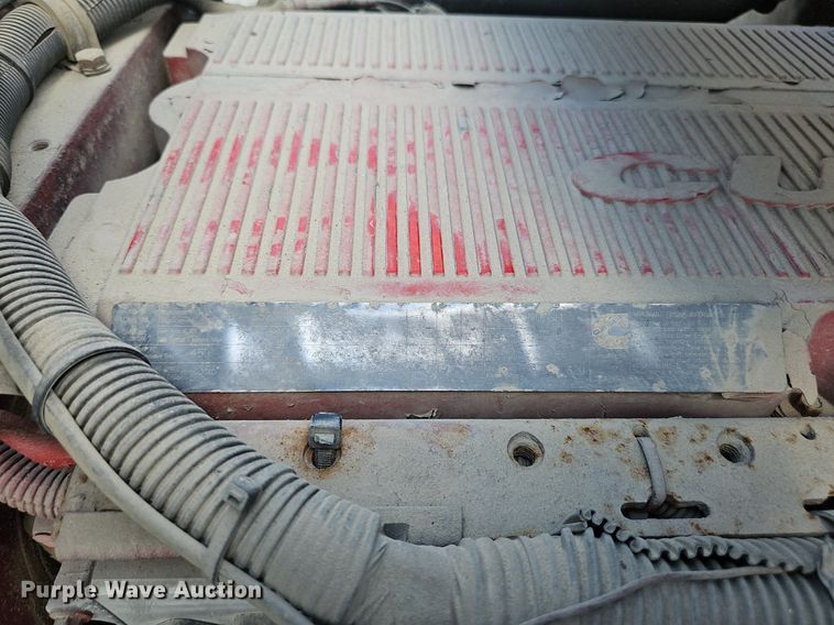 image for item DP6423 2007 International 9400i truck cab and chassis