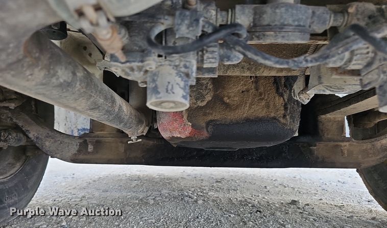 image for item DP6423 2007 International 9400i truck cab and chassis