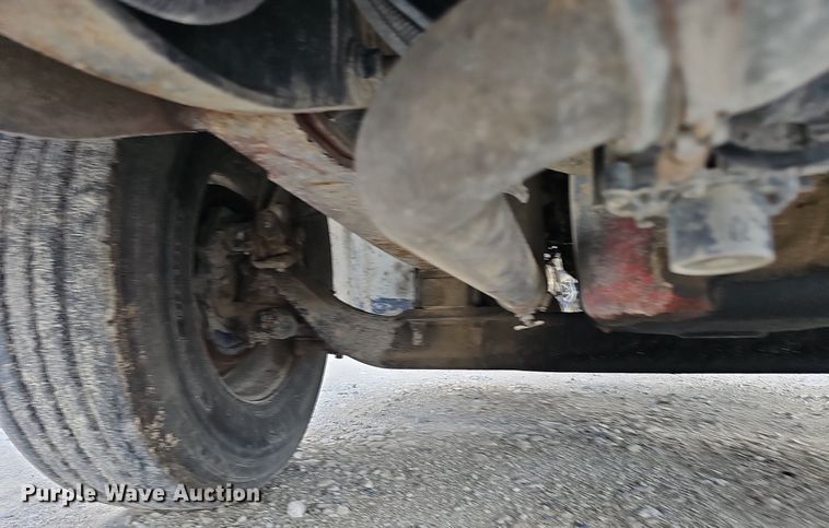 image for item DP6423 2007 International 9400i truck cab and chassis