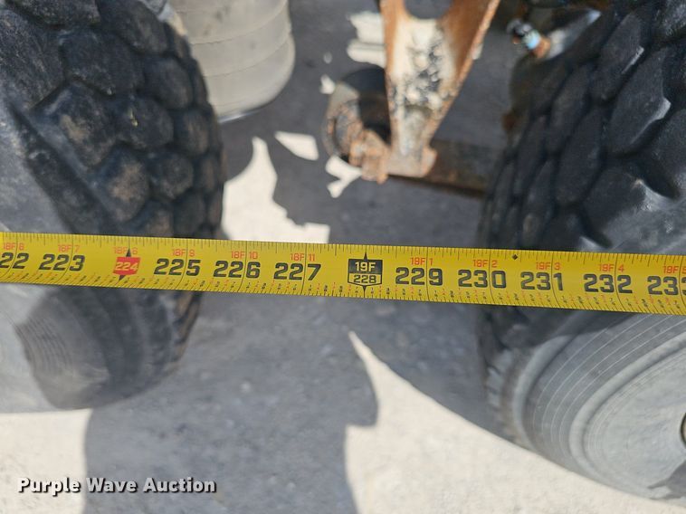 image for item DP6423 2007 International 9400i truck cab and chassis