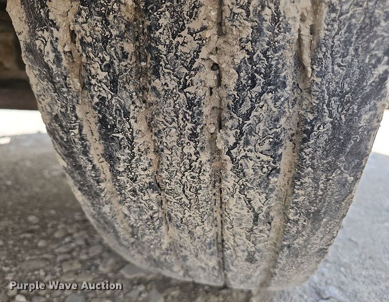 image for item DP6423 2007 International 9400i truck cab and chassis