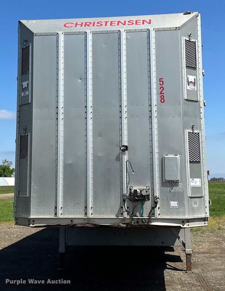 image for item DP8366 2005 Barrett livestock trailer
