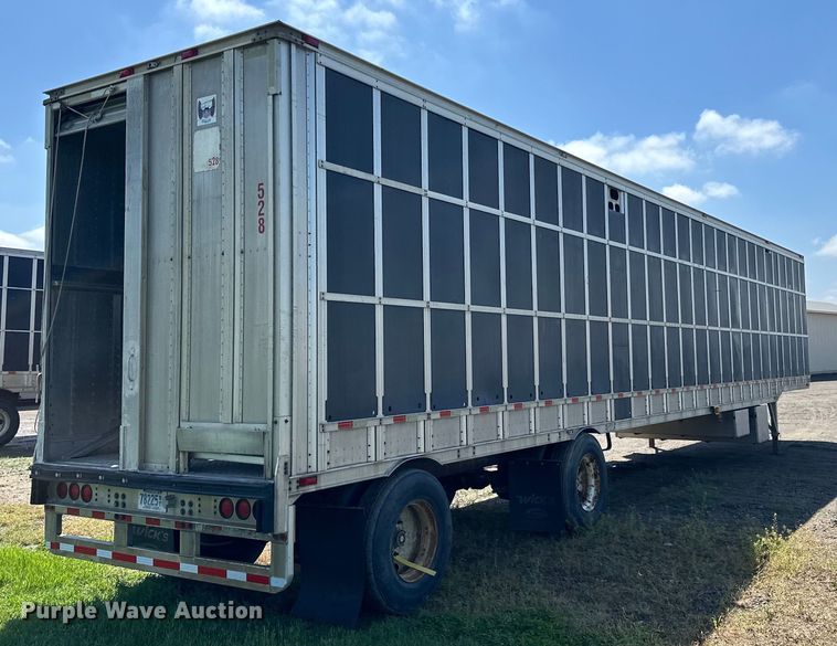 image for item DP8366 2005 Barrett livestock trailer