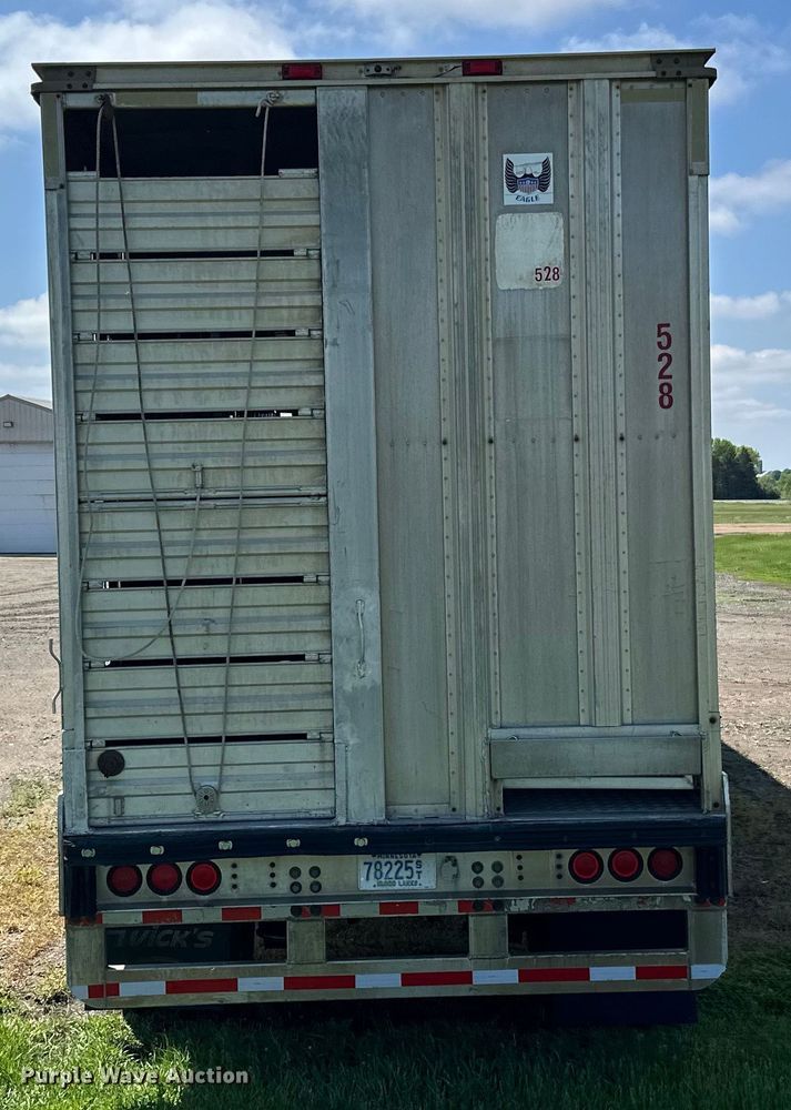 image for item DP8366 2005 Barrett livestock trailer