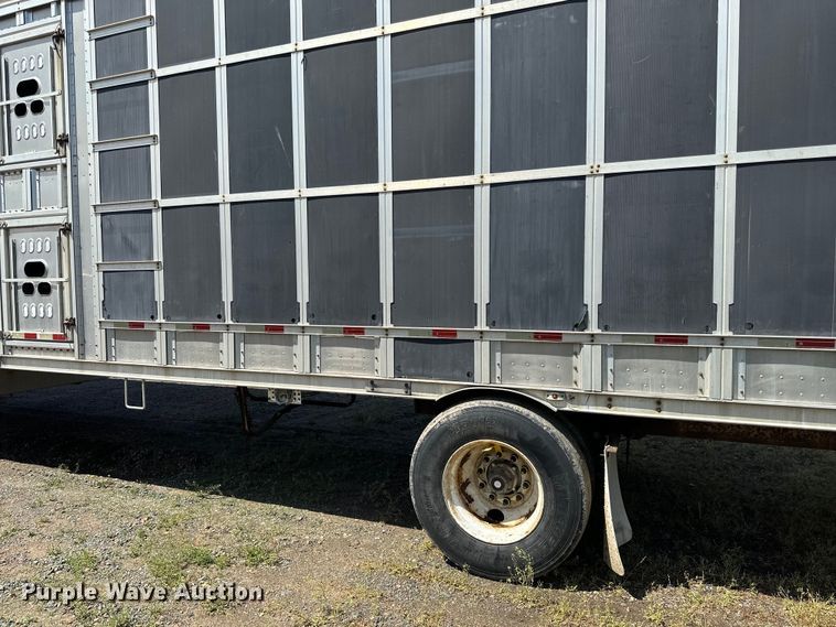 image for item DP8366 2005 Barrett livestock trailer