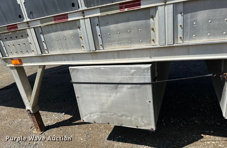 image for item DP8366 2005 Barrett livestock trailer