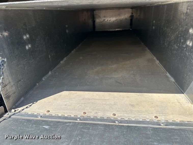 image for item DP8366 2005 Barrett livestock trailer