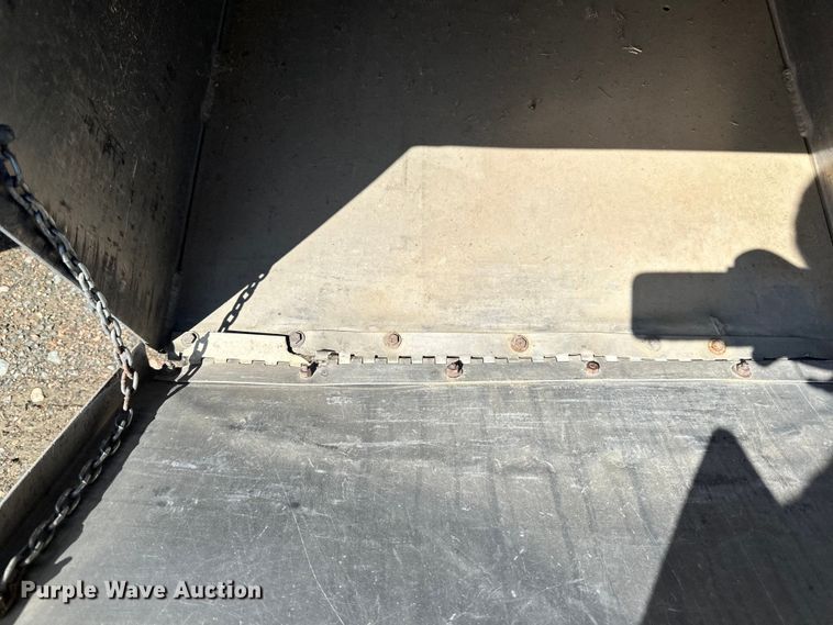 image for item DP8366 2005 Barrett livestock trailer