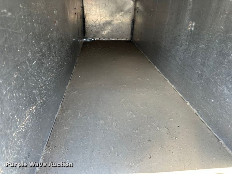 image for item DP8366 2005 Barrett livestock trailer