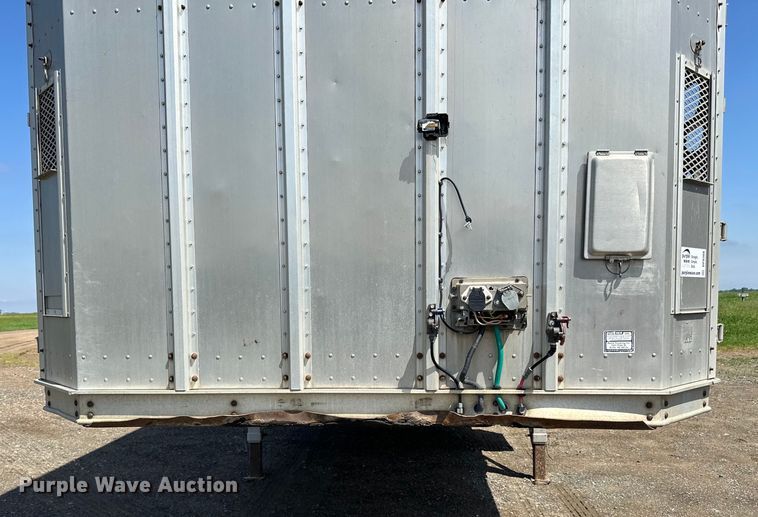 image for item DP8366 2005 Barrett livestock trailer