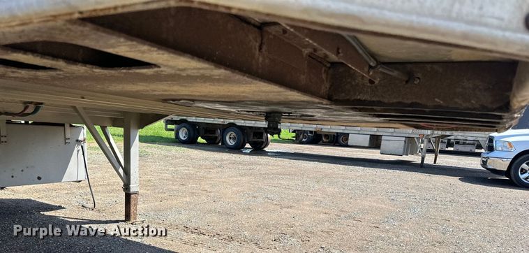 image for item DP8366 2005 Barrett livestock trailer