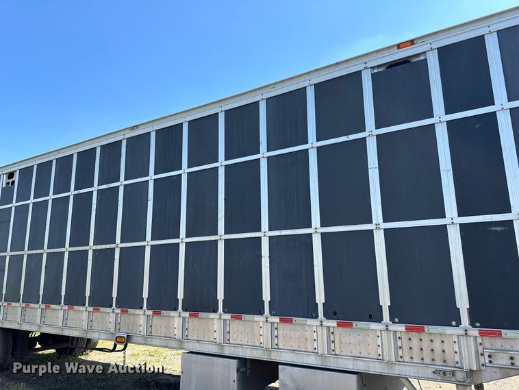 image for item DP8366 2005 Barrett livestock trailer