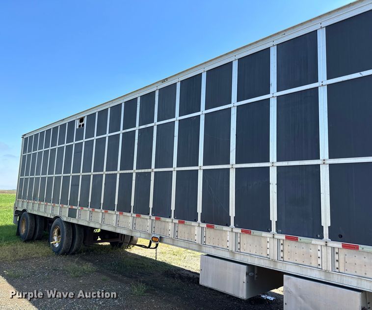 image for item DP8366 2005 Barrett livestock trailer