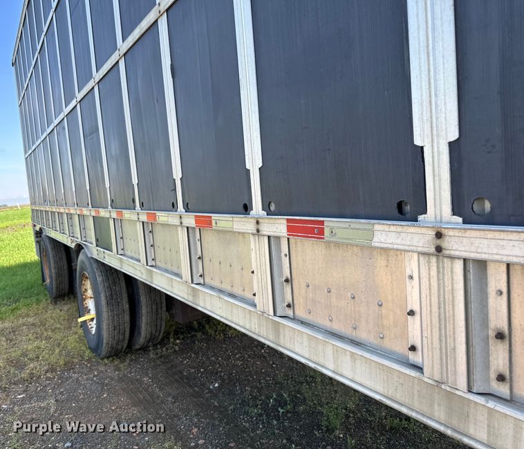 image for item DP8366 2005 Barrett livestock trailer