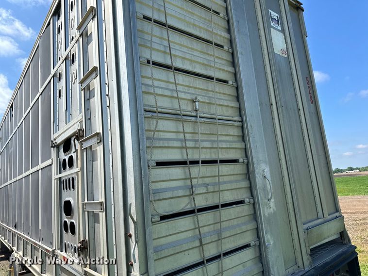 image for item DP8366 2005 Barrett livestock trailer