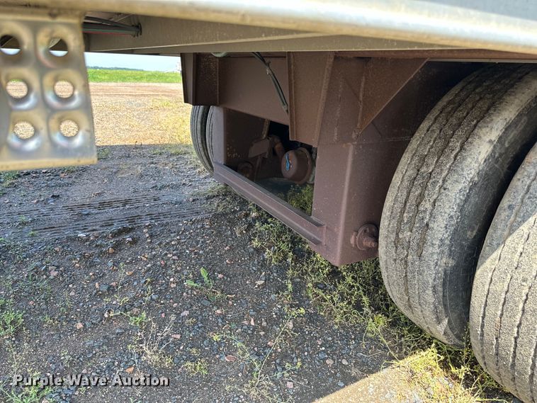 image for item DP8366 2005 Barrett livestock trailer