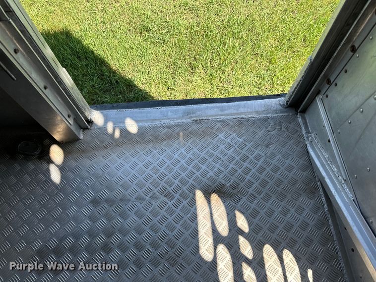 image for item DP8366 2005 Barrett livestock trailer