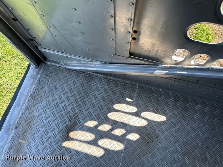 image for item DP8366 2005 Barrett livestock trailer