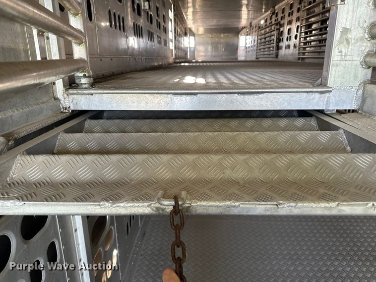 image for item DP8366 2005 Barrett livestock trailer